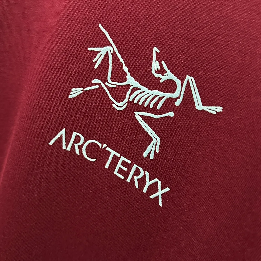 ARC'TERYX* * 2025 New Arrival Classic logo T Same Style ：Black White Size： S （90-130 ） M （120-150 ） L （140-165 ） XL （160-180 ） XXL （180 ）